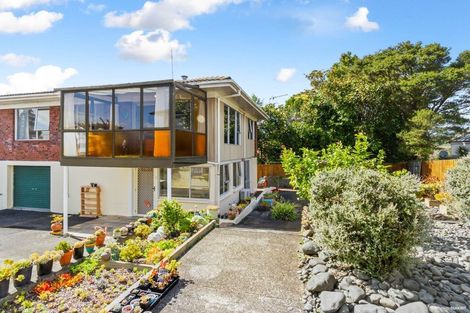 Photo of property in 2/160a Titirangi Road, New Lynn, Auckland, 0600