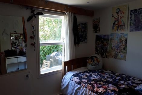 Photo of property in 102 Kelburn Parade, Kelburn, Wellington, 6012