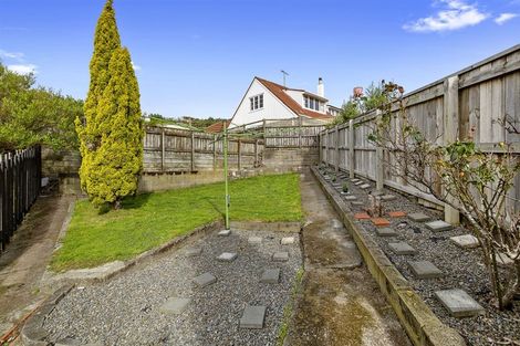 Photo of property in 32 Collins Avenue, Tawa, Wellington, 5028