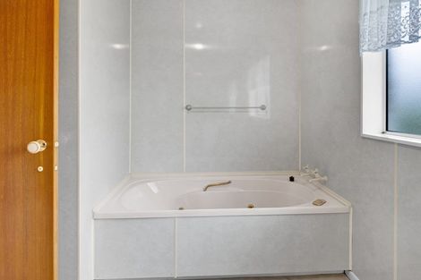 Photo of property in 5a Surrey Street, Hawera, 4610