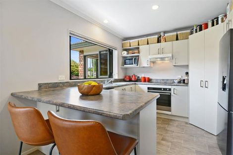 Photo of property in 4 Mccahon Drive, Pukehangi, Rotorua, 3015