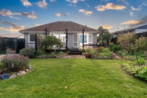 Photo of property in 108 Wellington Road, Paekakariki, 5034