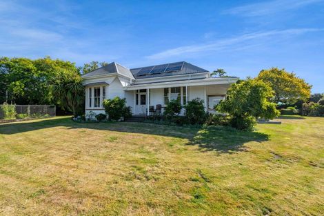 Photo of property in 568 South Road, Omata, New Plymouth, 4374