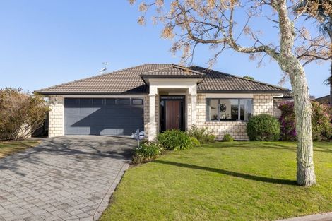 Photo of property in 1 Madeira Close, Papamoa Beach, Papamoa, 3118