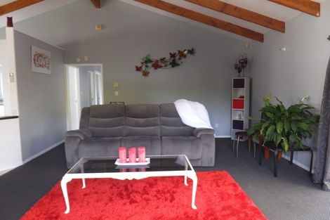 Photo of property in 570 Weymouth Road, Weymouth, Auckland, 2103
