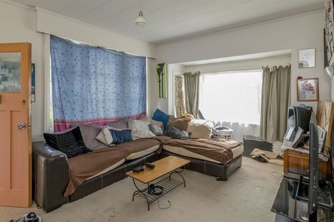 Photo of property in 23 Rauparaha Street, Waikanae Beach, Waikanae, 5036