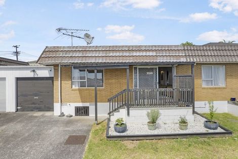 Photo of property in 2/94 Lynwood Road, New Lynn, Auckland, 0600