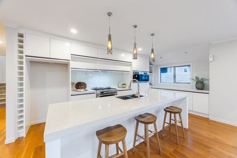 Photo of property in 17 Headland Drive, Long Bay, Auckland, 0630