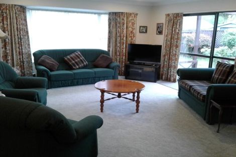 Photo of property in 18 Regency Crescent, Redwood, Christchurch, 8051