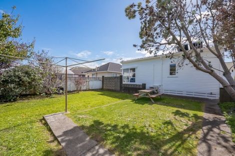 Photo of property in 7 East Street, Petone, Lower Hutt, 5012