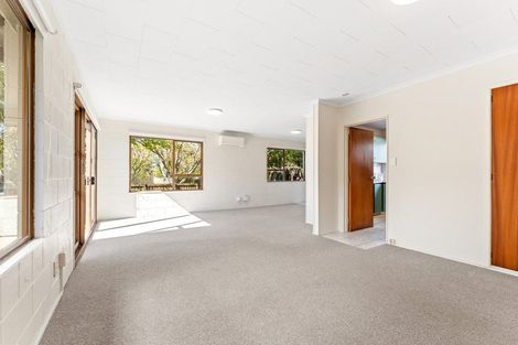 Photo of property in 6 Quo Vadis Place, Red Beach, 0932