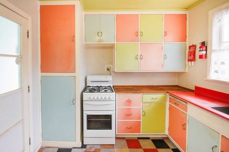 Photo of property in 11 Bartholomew Road, Levin, 5510