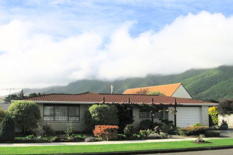 Photo of property in 7a Awanui Drive, Waikanae, 5036