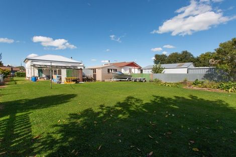 Photo of property in 70 Allardice Street, Dannevirke, 4930