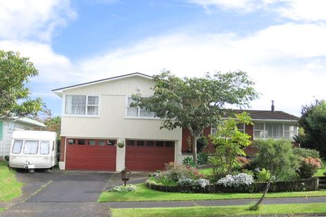Photo of property in 14 Baringa Place, Botany Downs, Auckland, 2010