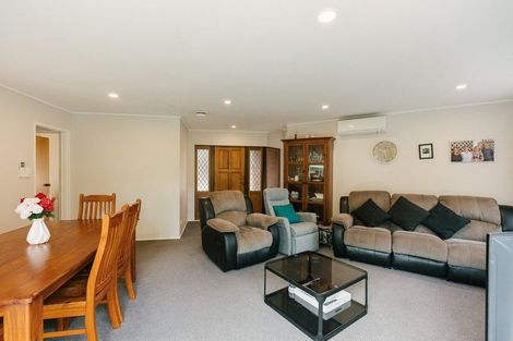 Photo of property in 28 Kentucky Way, Awapuni, Palmerston North, 4412