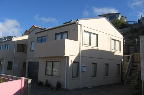 Photo of property in 25 Derry Hill, Churton Park, Wellington, 6037