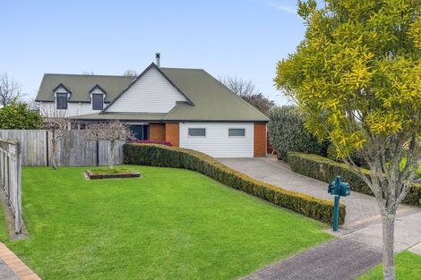 Photo of property in 6 Fencourt Place, Rototuna North, Hamilton, 3210