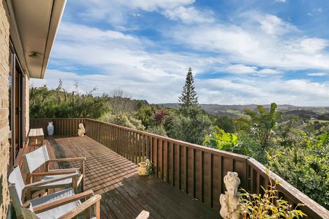Photo of property in 1069 Scenic Drive North, Swanson, Auckland, 0816