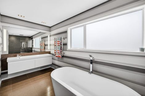 Photo of property in 9a Craig Road, Milford, Auckland, 0620