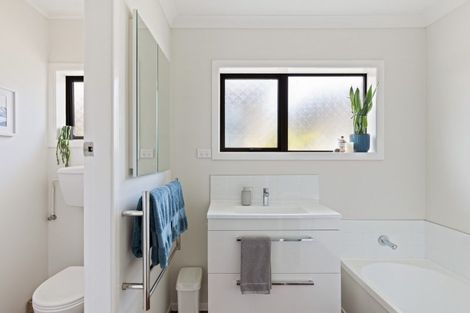 Photo of property in 35a Ropiha Street, Fitzroy, New Plymouth, 4312