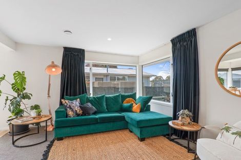 Photo of property in 19 Eglinton Street, Avondale, Christchurch, 8061