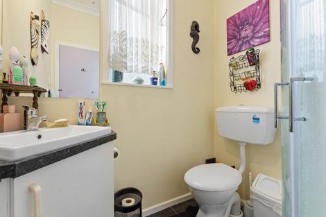 Photo of property in 38 Kirk Street, Otaki, 5512