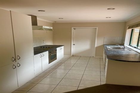 Photo of property in 31 Broadfield Street, Massey, Auckland, 0614