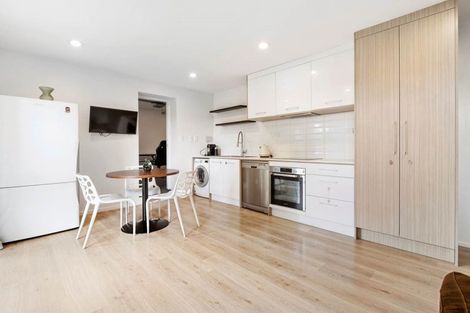 Photo of property in 2/30 Uppingham Crescent, Hillcrest, Auckland, 0627