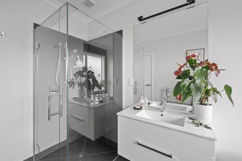 Photo of property in 8 Rakaia Way, Poraiti, Napier, 4112