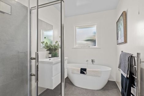 Photo of property in 19 Eglinton Street, Avondale, Christchurch, 8061