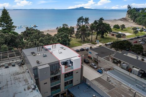 Photo of property in Esplanade Apartments, 9/16 Beach Front Lane, Browns Bay, Auckland, 0630