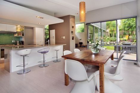 Photo of property in 20c Konini Road, Titirangi, Auckland, 0604