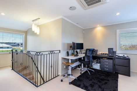 Photo of property in 2 Pukenamu Road, Rainbow Point, Taupo, 3330