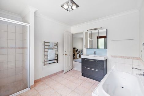 Photo of property in 45 Te Wharau Drive, Greenhithe, Auckland, 0632