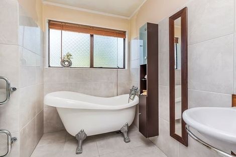 Photo of property in 26 Tobago Crescent, Grenada North, Wellington, 5028