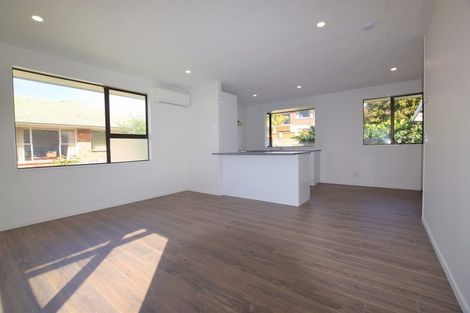 Photo of property in 15 Wakeling Avenue, Te Atatu South, Auckland, 0610