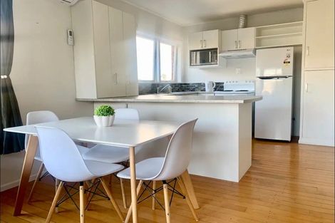 Photo of property in 1/22 Margaret Place, Milford, Auckland, 0620