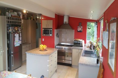 Photo of property in 28 Weranui Road, Waiwera, Orewa, 0994