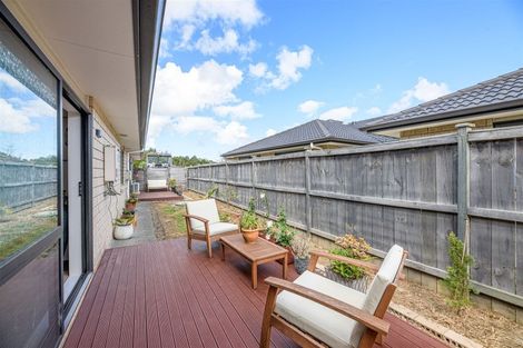 Photo of property in 7 Kahika Grove, Huapai, Kumeu, 0810