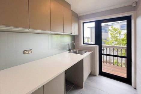 Photo of property in 32 Kilkelly Avenue, Pinehill, Auckland, 0632