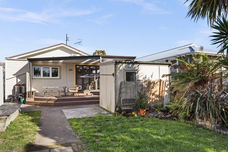 Photo of property in 247 Georges Drive, Napier South, Napier, 4110