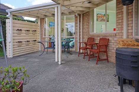 Photo of property in 7 Natasha Lane, Henderson, Auckland, 0612