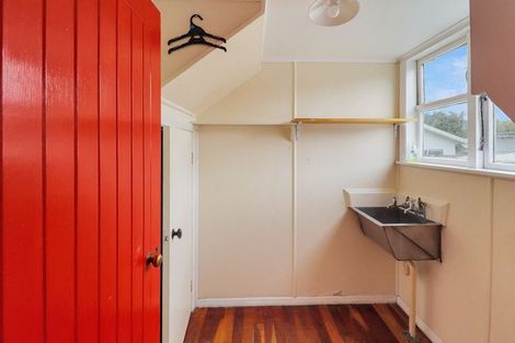 Photo of property in 5 Takatimu Way, Johnsonville, Wellington, 6037