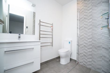 Photo of property in 77 Johnstone Drive, Fitzherbert, Palmerston North, 4410