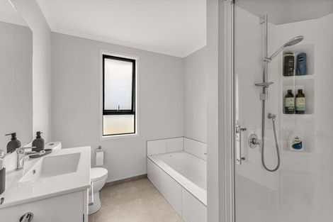 Photo of property in 94b Banks Street, Marfell, New Plymouth, 4310