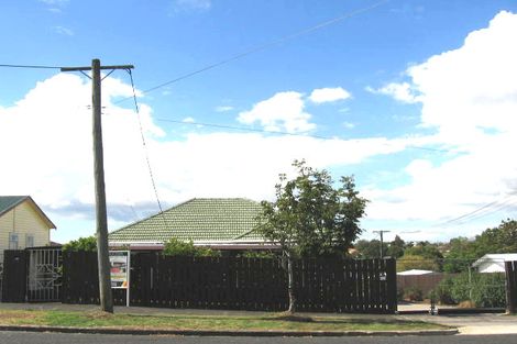 Photo of property in 56 Willerton Avenue, New Lynn, Auckland, 0600