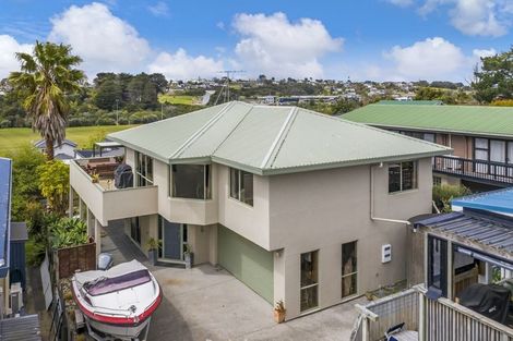 Photo of property in 35a Kauri Road, Stanmore Bay, Whangaparaoa, 0932