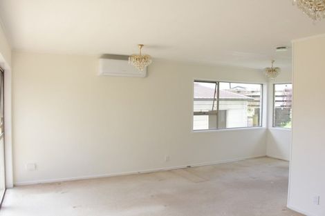 Photo of property in 4 Sirius Place, Botany Downs, Auckland, 2010