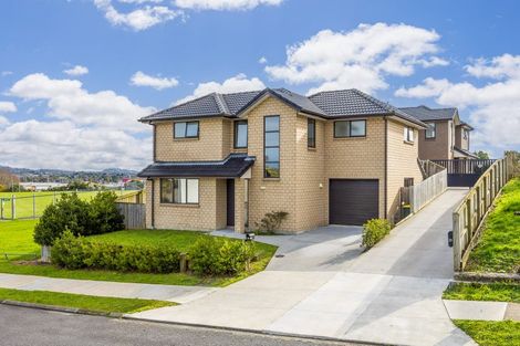 Photo of property in 33 Carole Crescent, Pakuranga, Auckland, 2010